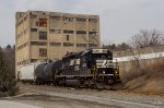 NS 3472 leads a short train eastbound through the Lehigh Heidelberg cement complex at Nazareth